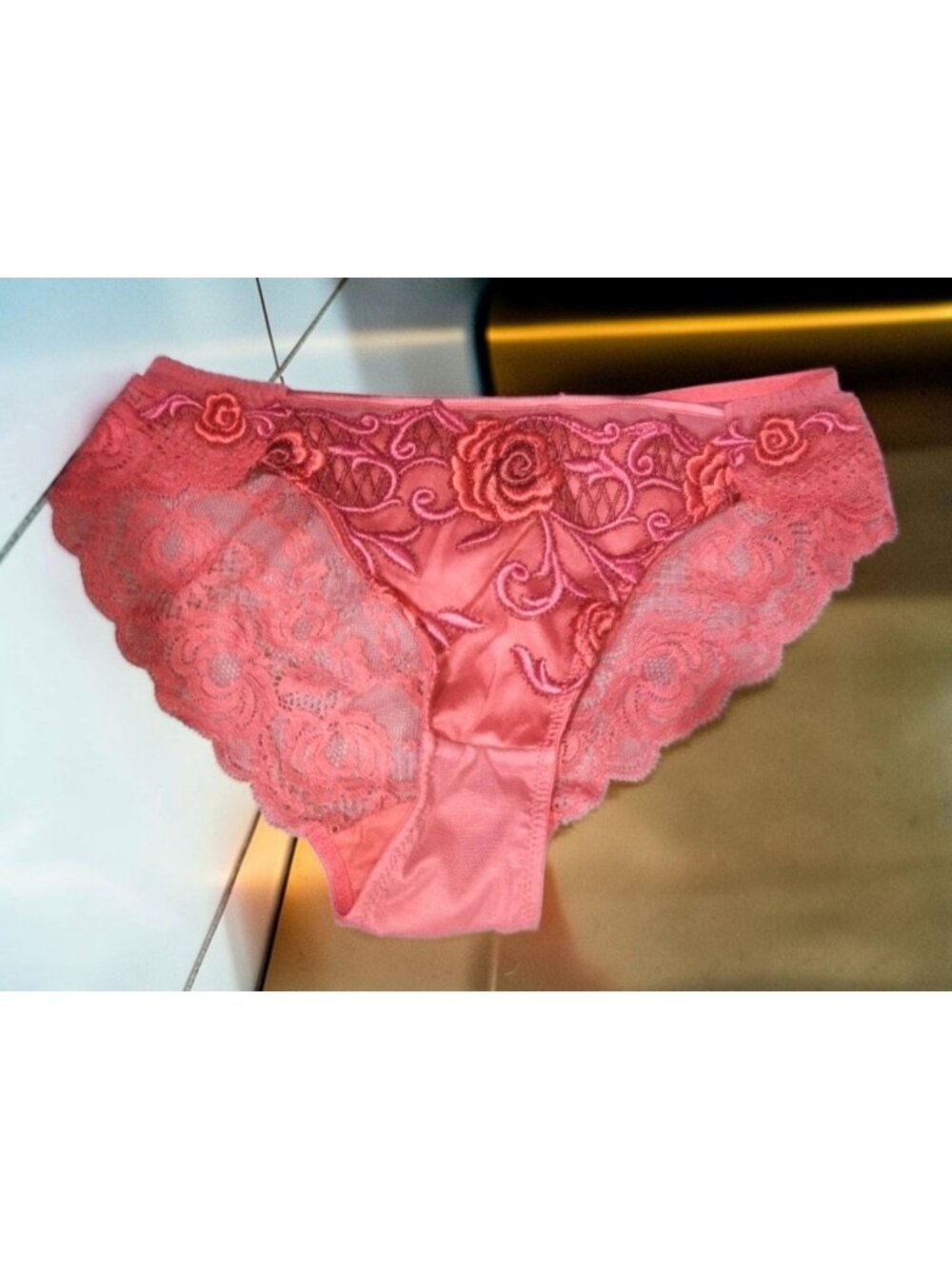 Bradelis New York Lace  Floral Lace Maroon  Size M NEW WITHOUT TAGS